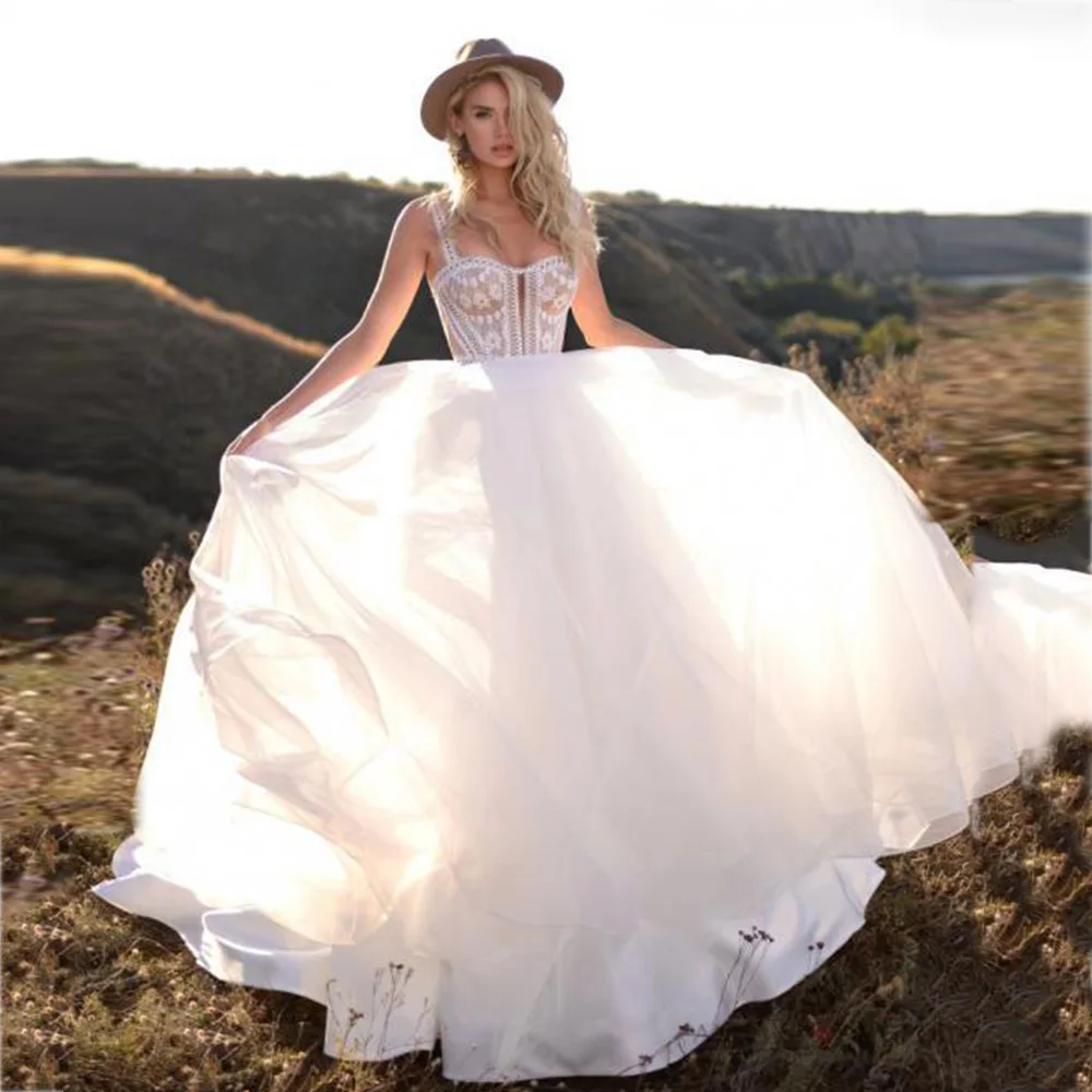 Exquisite Cut Out Wedding Dresses Sweetheart Sleeveless Tulle Dress A-Line Open Back Summer Appliques Lace Bridal Gowns Vestido
Exquisite Cut Out Wedding Dresses Sweetheart Sleeveless Tulle Dress A-Line Open Back Summer Appliques Lace Bridal Gowns Vestido