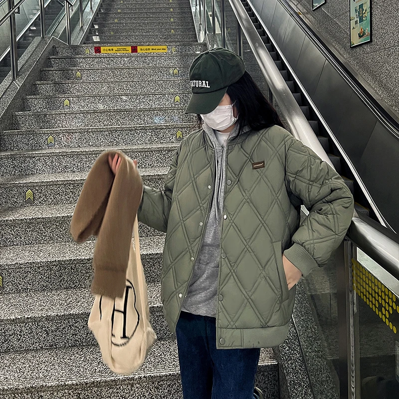 New 2022 Women Short Jacket Winter Thick Hooded Cotton Padded Coats Female Korean Loose Puffer Parkas Ladies Outwear
New 2022 Women Short Jacket Winter Thick Hooded Cotton Padded Coats Female Korean Loose Puffer Parkas Ladies Outwear