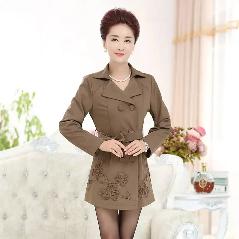 Spring Autumn 2022 New Trench Coat Womens Fashion All-match Casual Windbreaker Jacket Women Large Size Embroidered Long Overcoat
Spring Autumn 2022 New Trench Coat Womens Fashion All-match Casual Windbreaker Jacket Women Large Size Embroidered Long Overcoat