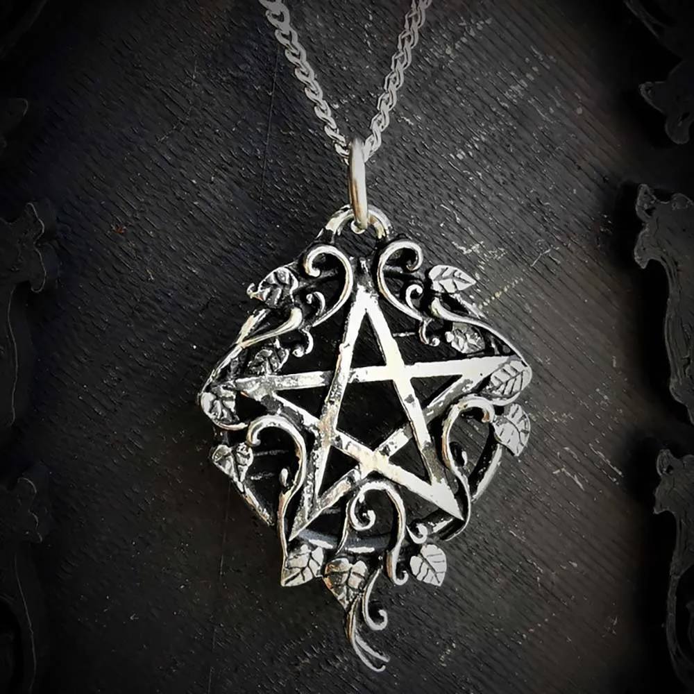 Pentagram Openwork Pentagram Leaves Pendant Necklace Men Women Metal Fashion Individuality Versatile Accessories Party Jewelry
Pentagram Openwork Pentagram Leaves Pendant Necklace Men Women Metal Fashion Individuality Versatile Accessories Party Jewelry