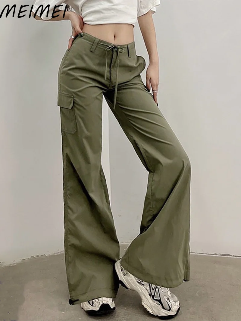 Vintage Solid Color Low Waist Pocket Tie Up Pants Women Y2k Green Wide Leg Cargo Pants Harajuku Casual Baggy Trousers Streetwear
Vintage Solid Color Low Waist Pocket Tie Up Pants Women Y2k Green Wide Leg Cargo Pants Harajuku Casual Baggy Trousers Streetwear