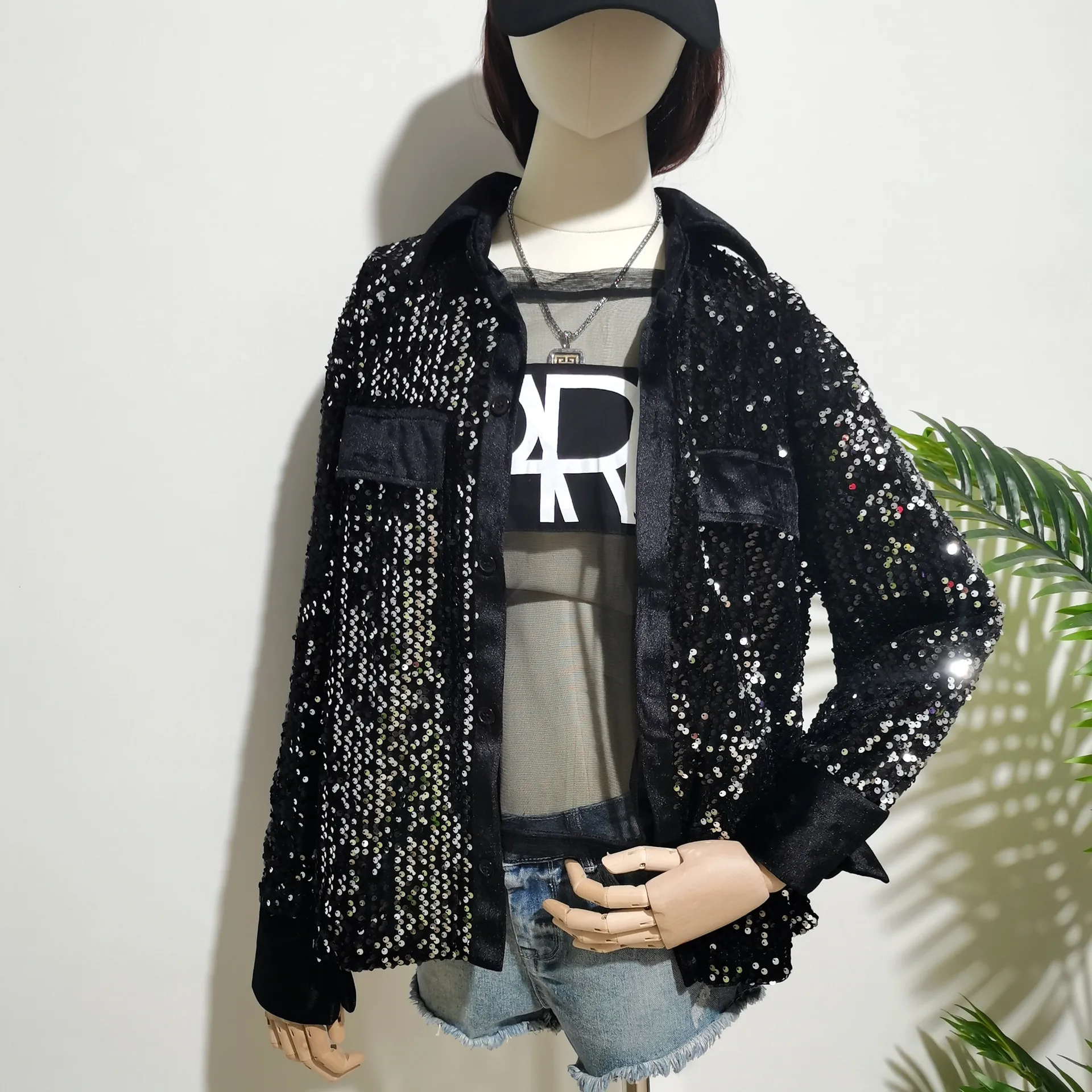 Autumn and winter party annual meeting fashion trend items shiny loose and thin sequins long-sleeved shirt women
Autumn and winter party annual meeting fashion trend items shiny loose and thin sequins long-sleeved shirt women
