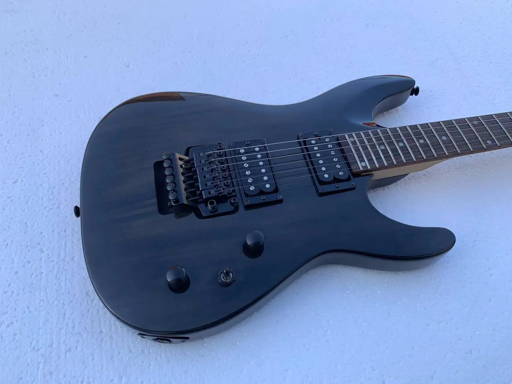 Хорошая пользовательская электрогитара D, 6 струн (не полностью новая), гитара, скидка, бесплатная доставка
Хорошая пользовательская электрогитара D, 6 струн (не полностью новая), гитара, скидка, бесплатная доставка