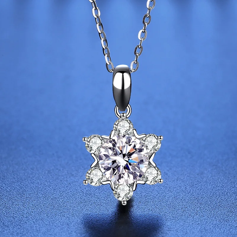 1CT Moissanite Necklace S925 Sterling Silver Valentine's Day Jewelry D Color VVS1 Snowflake Pendant Collarbone Chain Accessories
1CT Moissanite Necklace S925 Sterling Silver Valentine's Day Jewelry D Color VVS1 Snowflake Pendant Collarbone Chain Accessories
