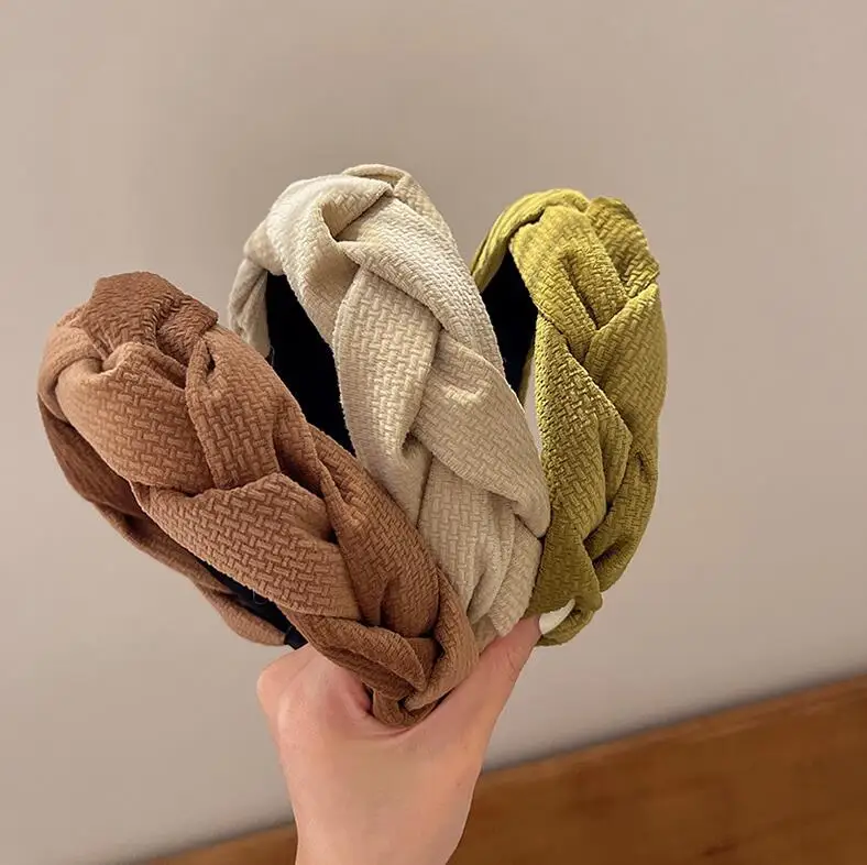 New Women Hairband Cross Knot Braid Twist Headband Korean Retro Soft Hair Hoop Headwear Wide Side Lady Fashion Hair Accessories
New Women Hairband Cross Knot Braid Twist Headband Korean Retro Soft Hair Hoop Headwear Wide Side Lady Fashion Hair Accessories