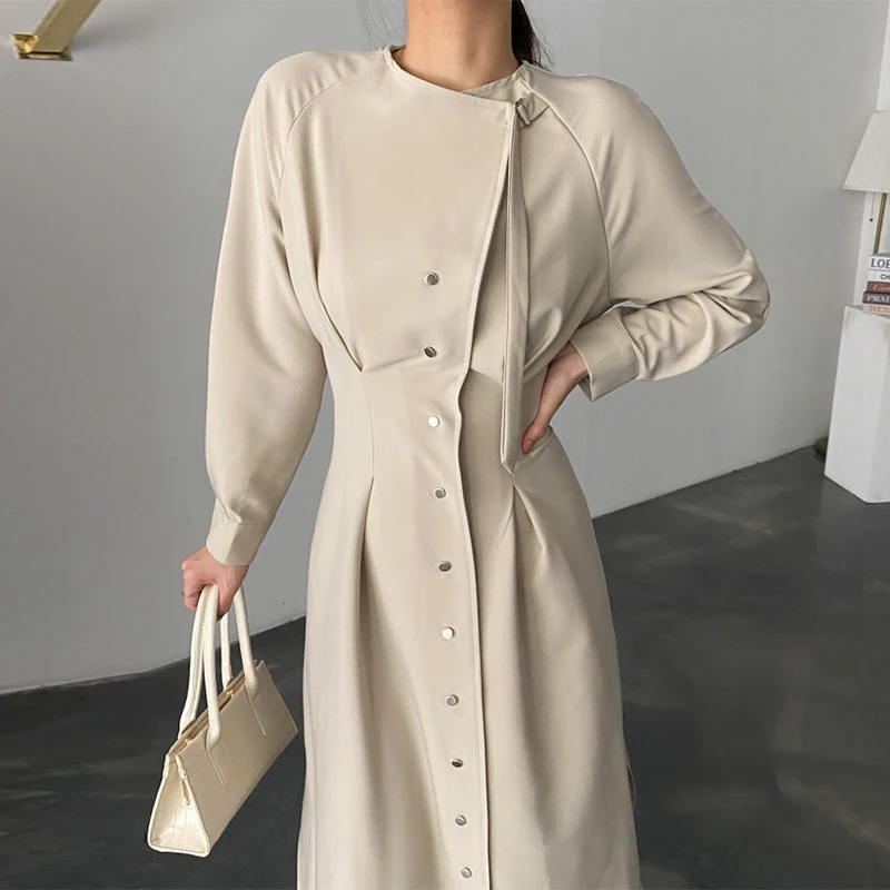 Женское длинное платье SuperAen, корейское элегантное осеннее платье с отворотом, на шнуровке, с плиссированной талией
Женское длинное платье SuperAen, корейское элегантное осеннее платье с отворотом, на шнуровке, с плиссированной талией