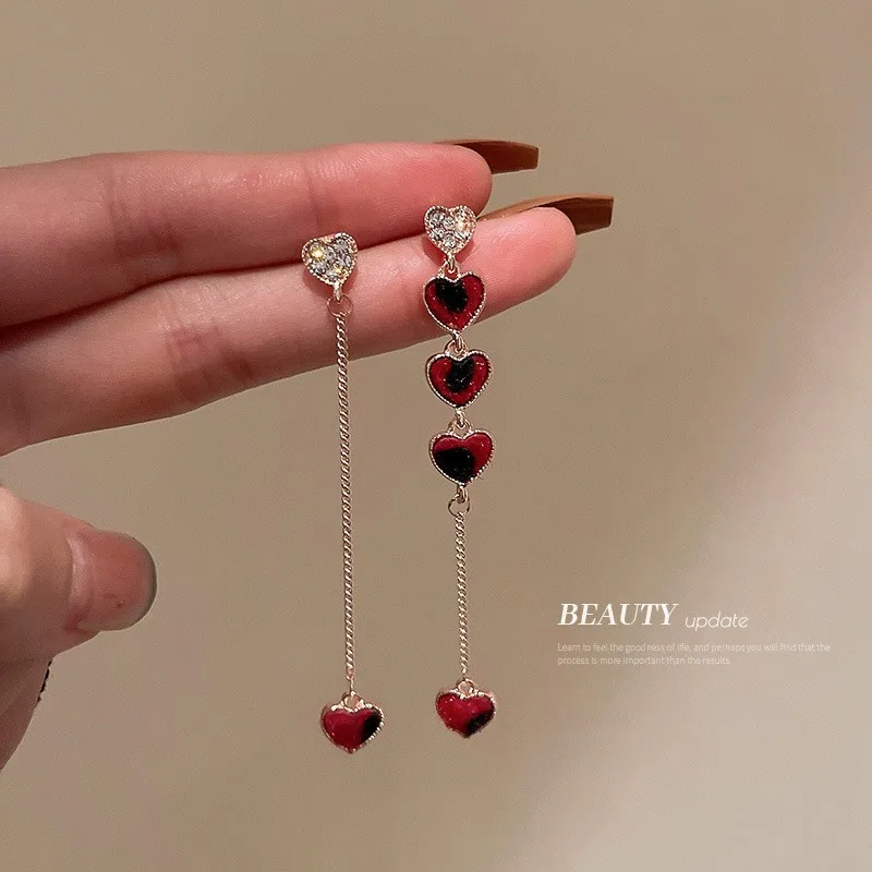 Silver Needle Asymmetric Diamond Chain Love Earrings, Sweet And Cool, Small, Fresh Fashionable Versatile, Niche
Silver Needle Asymmetric Diamond Chain Love Earrings, Sweet And Cool, Small, Fresh Fashionable Versatile, Niche