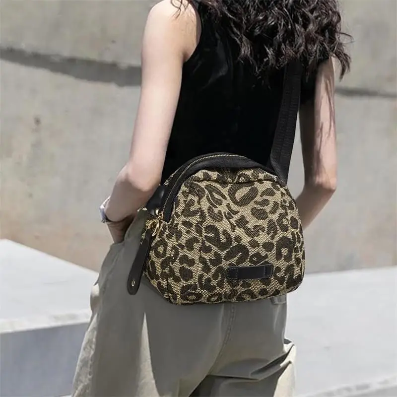 2022 New Fashion Print Shell Bag Large Capacity Versatile Shoulder Bag Women's Messenger Bag
2022 New Fashion Print Shell Bag Large Capacity Versatile Shoulder Bag Women's Messenger Bag