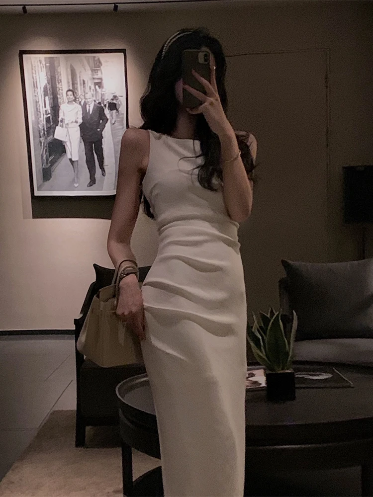 Vintage Sleeveless Bodycon Dresses for Women Slim Waist Solid Midi Dress Elegant Female Spaghetti Strap Vestidos Summer 2022 New
Vintage Sleeveless Bodycon Dresses for Women Slim Waist Solid Midi Dress Elegant Female Spaghetti Strap Vestidos Summer 2022 New