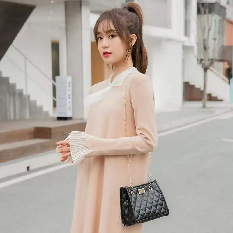 2022 Spring Diamond-Encrusted One-Shoulder Small Lattice Embroidery Chain Fashion Luxury Imitation Brand Genuine Leatherhandbag
2022 Spring Diamond-Encrusted One-Shoulder Small Lattice Embroidery Chain Fashion Luxury Imitation Brand Genuine Leatherhandbag