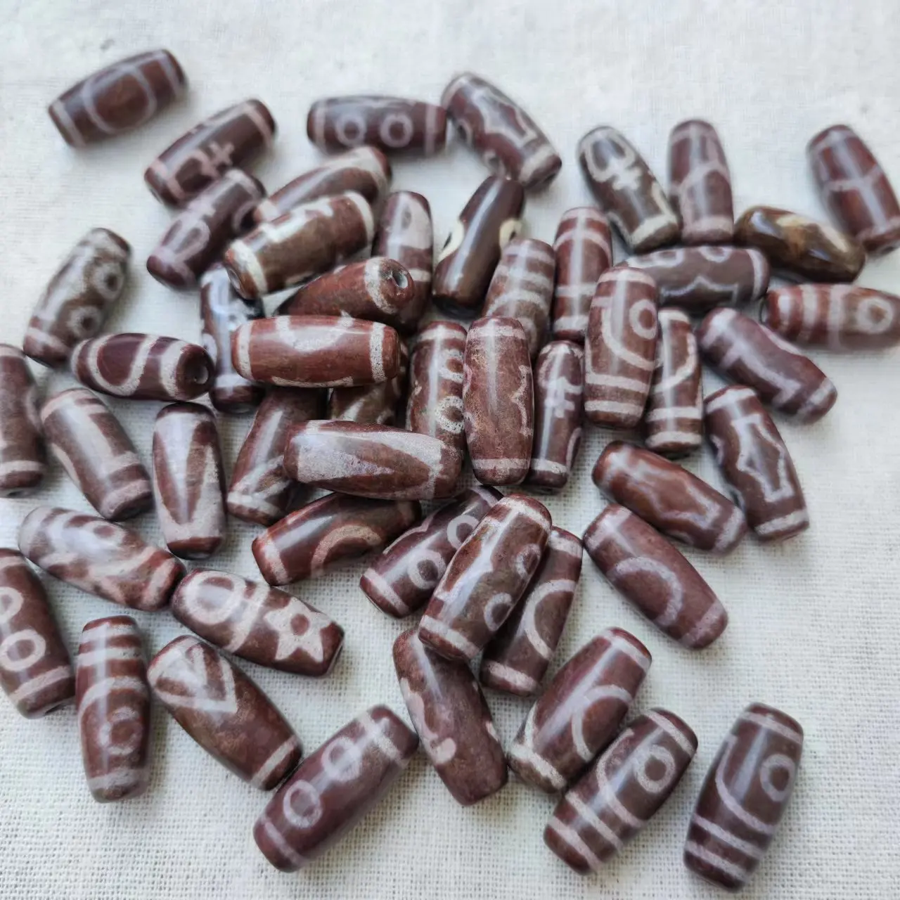 51pcs/lot Rare Special High Quality Uniform Maroon Xiangxiong Cinnabar Dzi Beads Agate natural jewelry folk-custom wholesale diy
51pcs/lot Rare Special High Quality Uniform Maroon Xiangxiong Cinnabar Dzi Beads Agate natural jewelry folk-custom wholesale diy