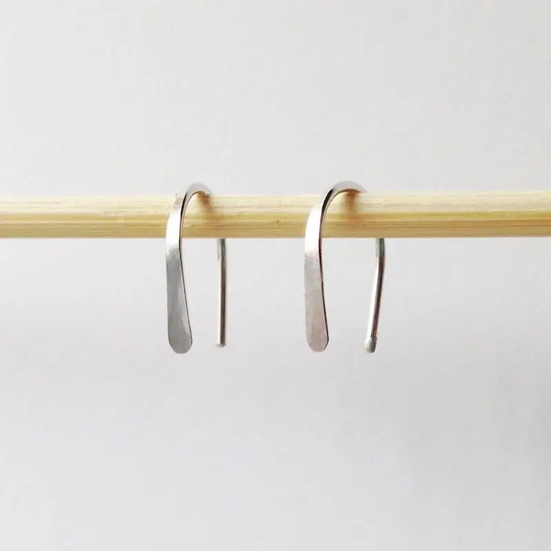 1 Pair Small Silver Open Hoop Minimalist Earrings, 1/2" Simple Mini Arc Horseshoe Ear Clip
1 Pair Small Silver Open Hoop Minimalist Earrings, 1/2" Simple Mini Arc Horseshoe Ear Clip