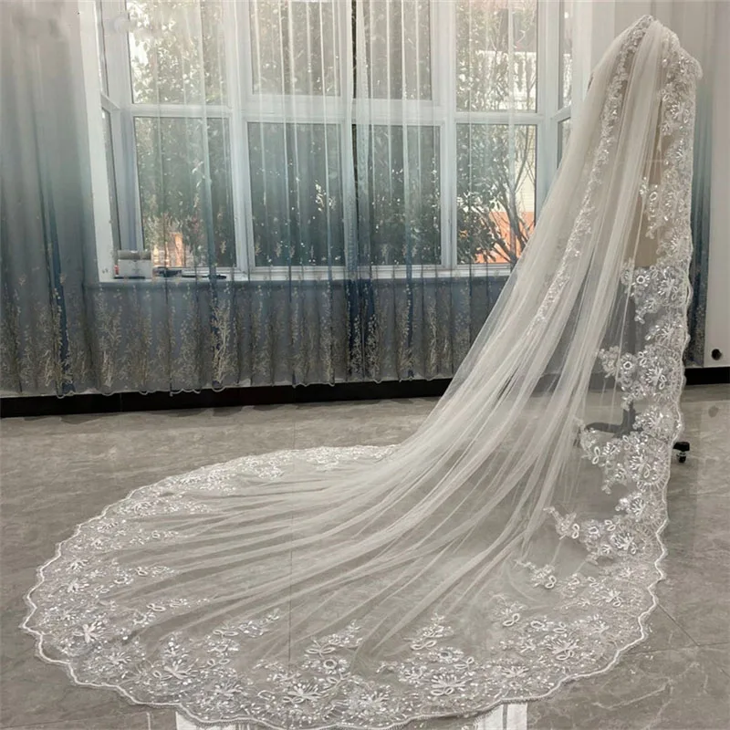 Luxury Cathedral Length Bridal Veils One Layer White or Ivory 3m 3. 5 Meters 4m 5m Long Wedding Veil for Bride with Metal Comb
Luxury Cathedral Length Bridal Veils One Layer White or Ivory 3m 3. 5 Meters 4m 5m Long Wedding Veil for Bride with Metal Comb