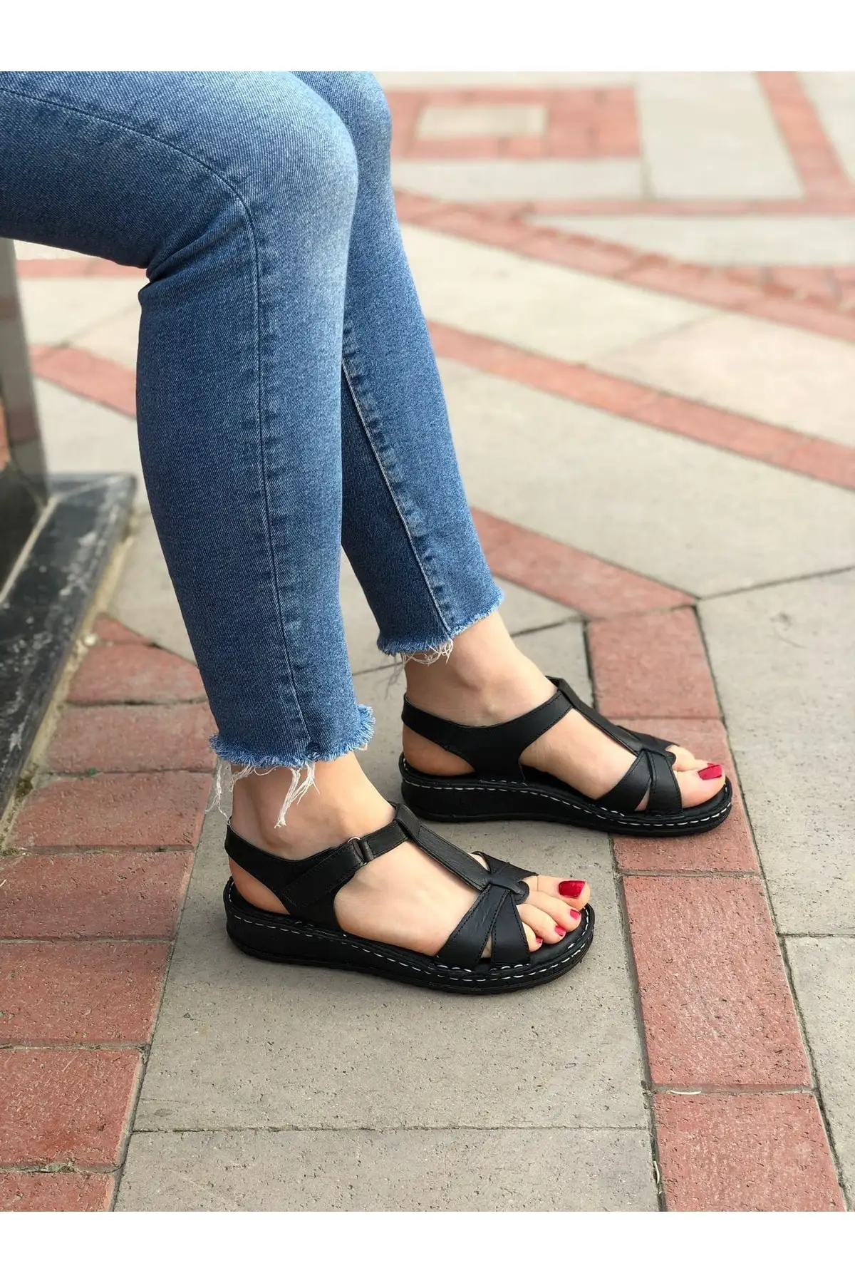 Women's Genuine Leather Sandals Fashion New Summer Comfort Breathable Casual Quality Ladies Style Light Slipper Sandals
Women's Genuine Leather Sandals Fashion New Summer Comfort Breathable Casual Quality Ladies Style Light Slipper Sandals