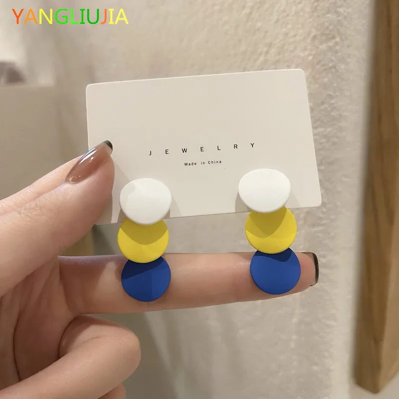 Circular Metal Pendant Color Earrings South Korea's Temperament Fashionable Sweet Stud Earrings Girl Party Accessories 2022
Circular Metal Pendant Color Earrings South Korea's Temperament Fashionable Sweet Stud Earrings Girl Party Accessories 2022