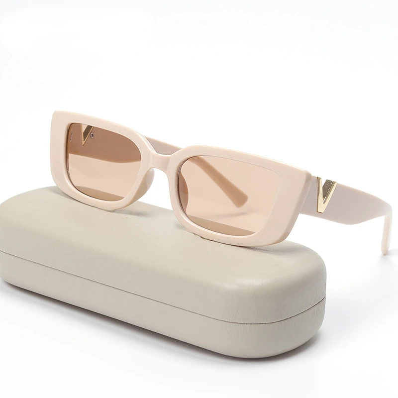 Retro Small Frame Cat Eye Sunglasses for Women 2022 Luxury V Sun Glasses Men Fashion Jelly Sunglasses with Metal Hinges
Retro Small Frame Cat Eye Sunglasses for Women 2022 Luxury V Sun Glasses Men Fashion Jelly Sunglasses with Metal Hinges