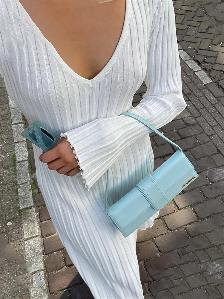 Autumn New V-Neck Knit Maxi Dress Women Ribbed Elegant Long Sleeve Streetwear High Waist Pleated Dresses Ladies Knitwear
Autumn New V-Neck Knit Maxi Dress Women Ribbed Elegant Long Sleeve Streetwear High Waist Pleated Dresses Ladies Knitwear