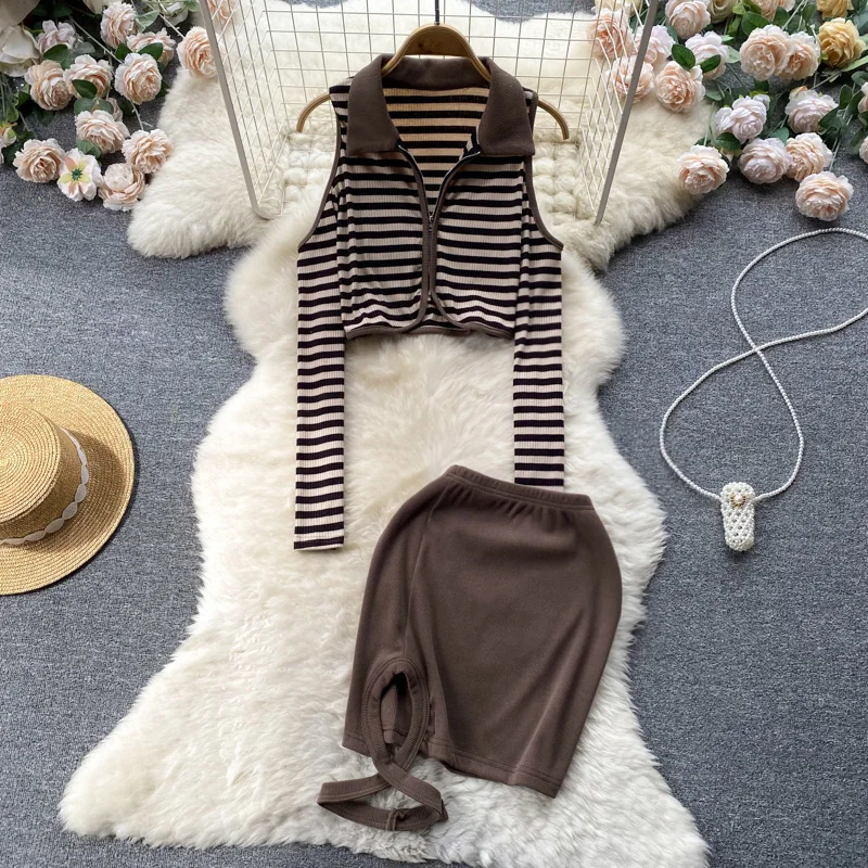 Spicy Girl Two Piece Sets Striped Sexy Womens Outifits Women Set Polo Collar Full Zip Tops + Elastic Waist Skirts Dropshipping
Spicy Girl Two Piece Sets Striped Sexy Womens Outifits Women Set Polo Collar Full Zip Tops + Elastic Waist Skirts Dropshipping