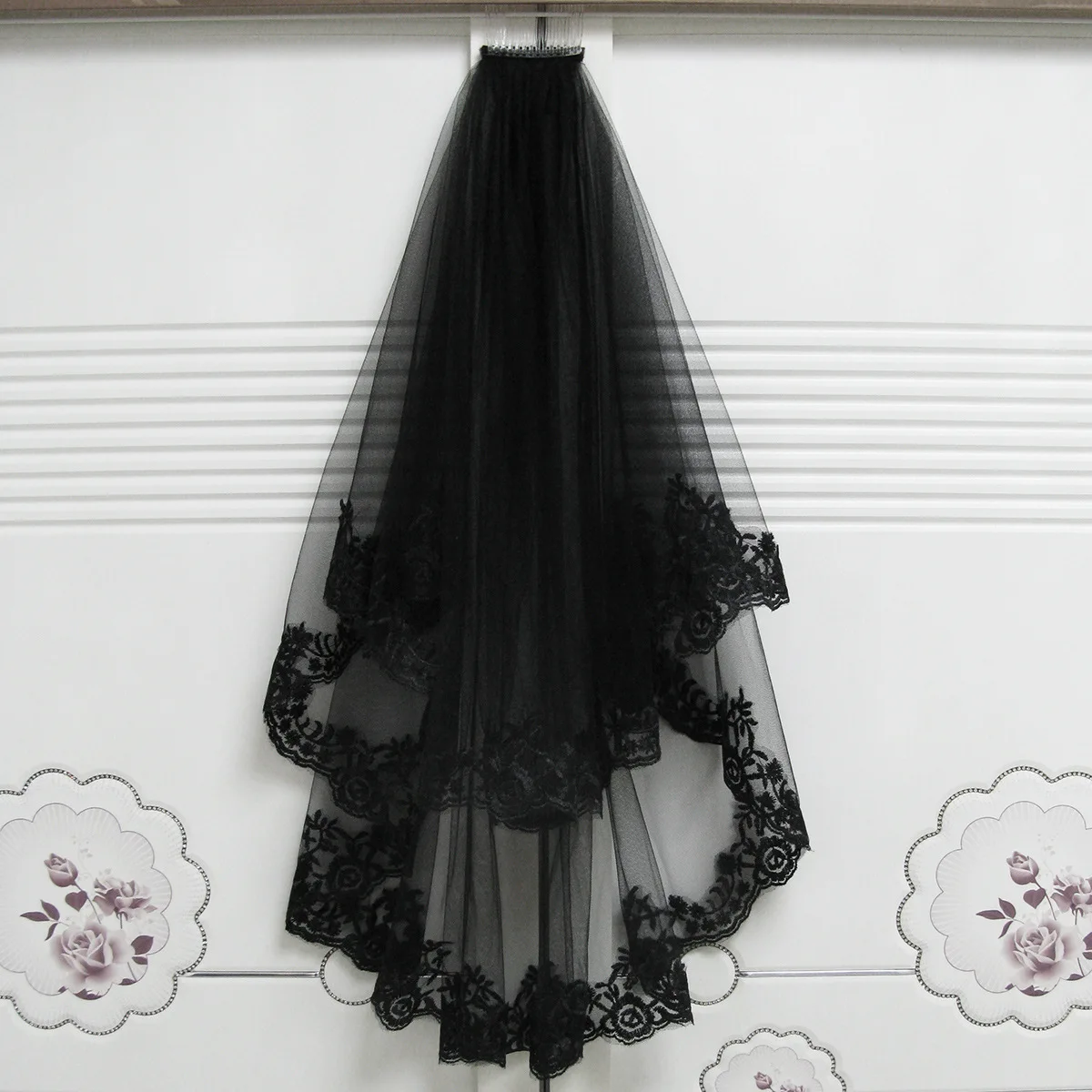 Black Two Layer Bridal Veils With Comb Net Yarn Cosplay Costume Short Wedding Veils For Props
Black Two Layer Bridal Veils With Comb Net Yarn Cosplay Costume Short Wedding Veils For Props