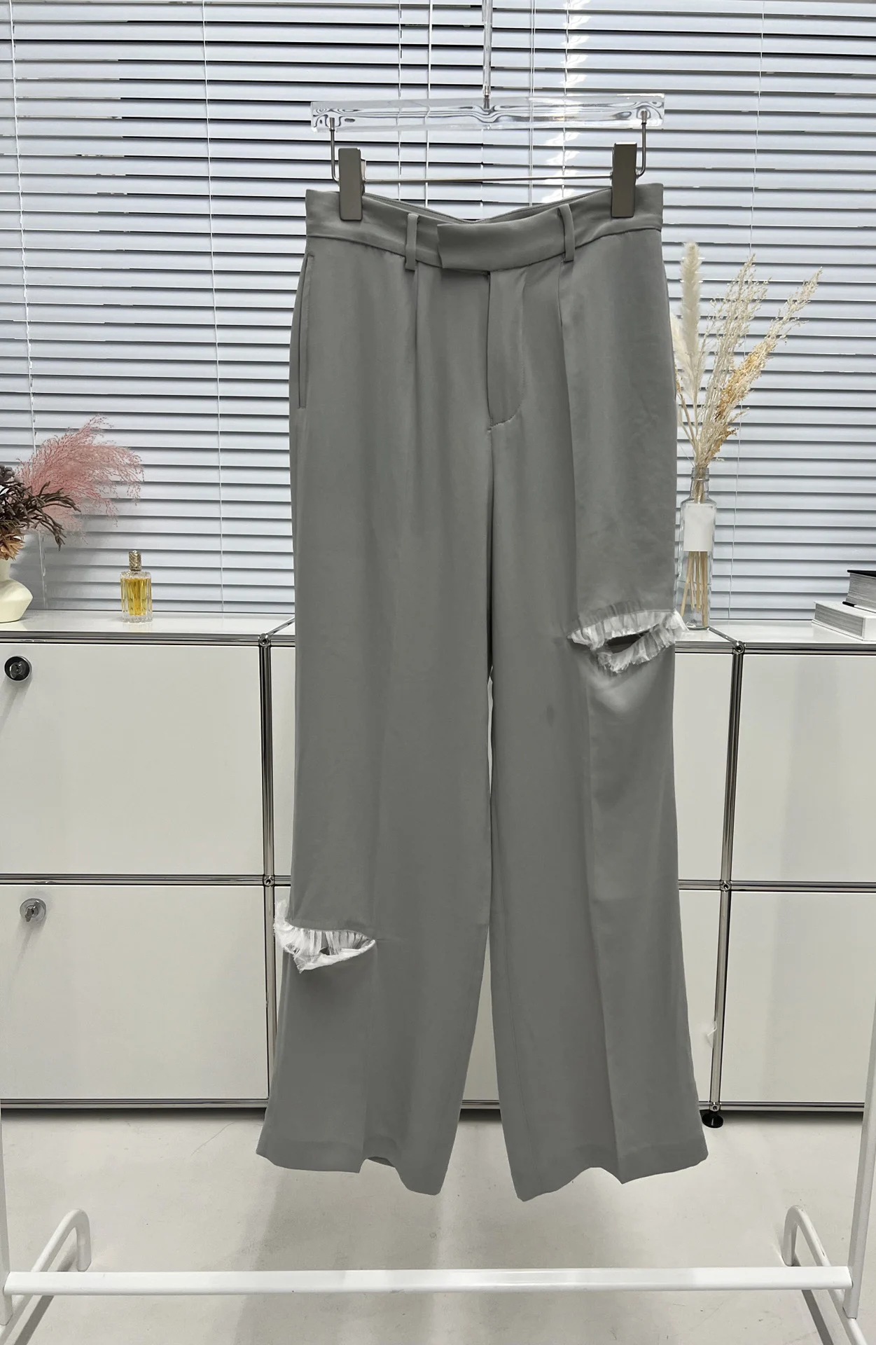 2023 рваные кружевные полностью прямые повседневные брюки, легко носить с длинными ногами удлиненные леггинсы
2023 рваные кружевные полностью прямые повседневные брюки, легко носить с длинными ногами удлиненные леггинсы