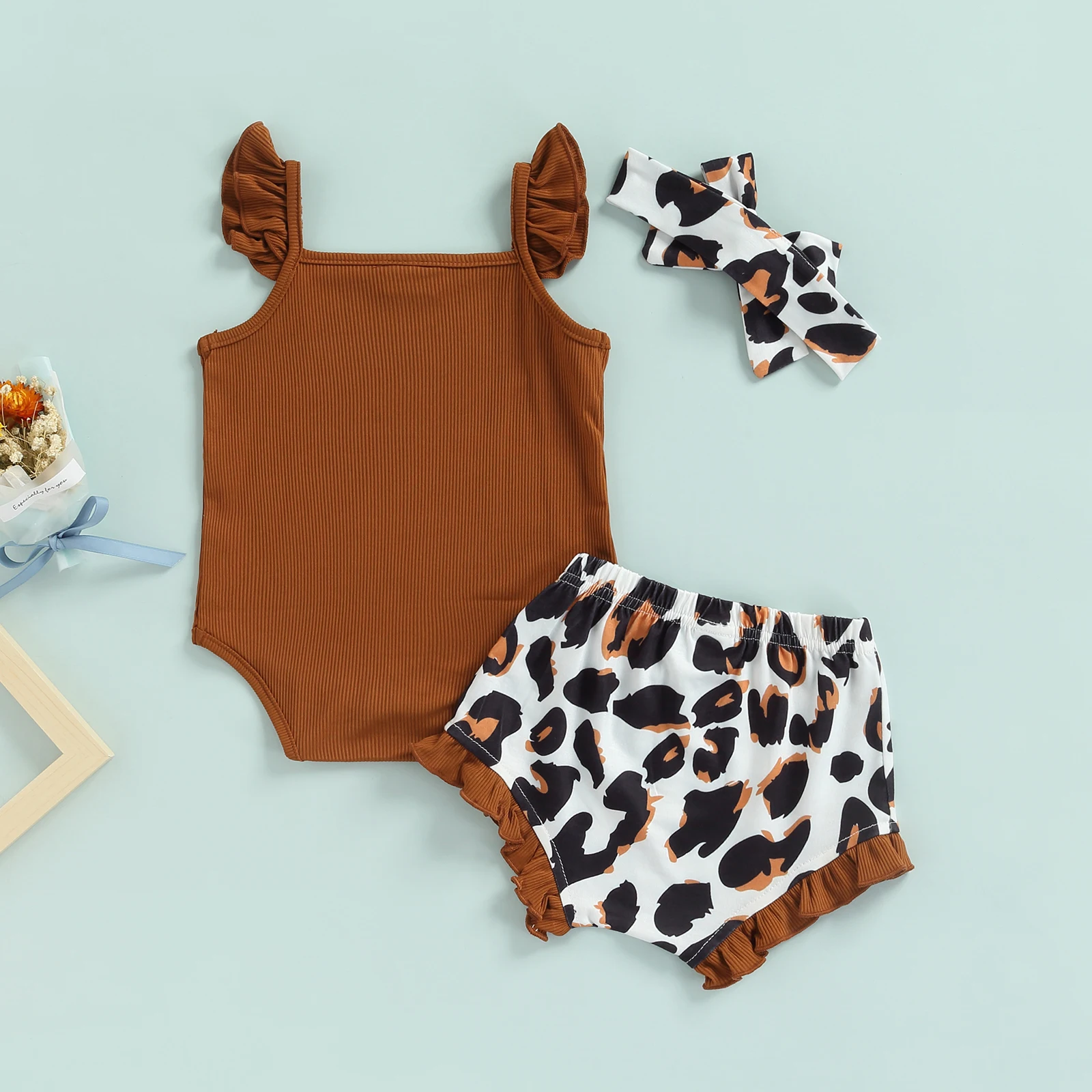 3 Pieces Baby Suit Set, Solid Color Sleeveless Ruffle Romper+ Leopard Print Shorts+ Headband for Girls, 0-18 Months
3 Pieces Baby Suit Set, Solid Color Sleeveless Ruffle Romper+ Leopard Print Shorts+ Headband for Girls, 0-18 Months