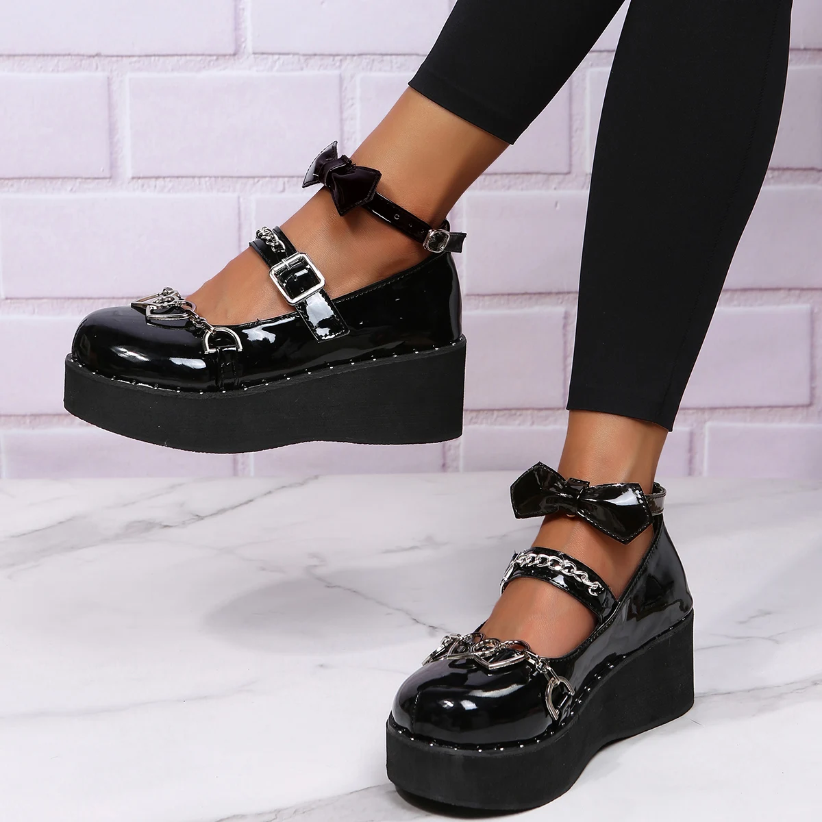 Retro large size wedge heel Mary Jane shoes women's bow JK new thick-soled love chain rivet buckle thick-soled shoes women 
Retro large size wedge heel Mary Jane shoes women's bow JK new thick-soled love chain rivet buckle thick-soled shoes women