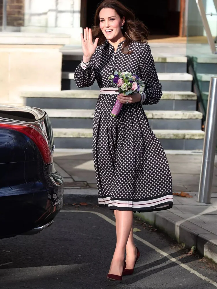 Женское шифоновое платье принцессы Kate, элегантное винтажное дизайнерское платье с длинным рукавом, повседневное и праздвечерние чное Платье с принтом, весна
Женское шифоновое платье принцессы Kate, элегантное винтажное дизайнерское платье с длинным рукавом, повседневное и праздвечерние чное Платье с принтом, весна