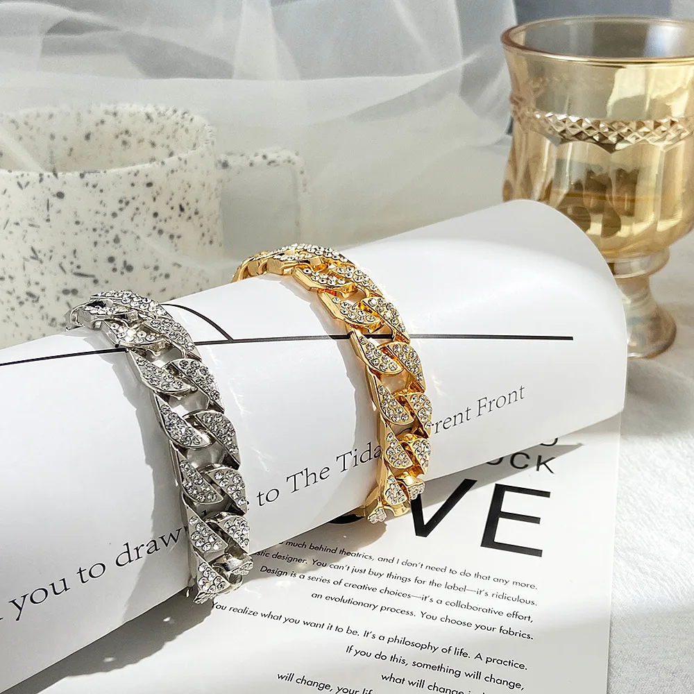 Wide Iced Out Cuban Bracelet Men Women Street Trendy Hip-Hop Couple Jewelry Handmade Copper Alloy Bracelet Hippie Mother Day New
Wide Iced Out Cuban Bracelet Men Women Street Trendy Hip-Hop Couple Jewelry Handmade Copper Alloy Bracelet Hippie Mother Day New