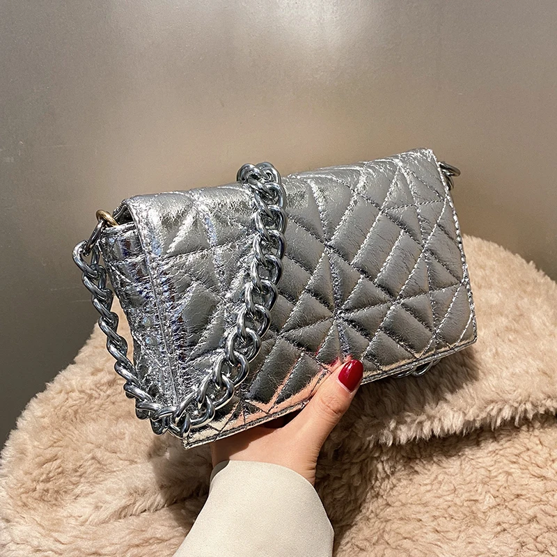 New Trendy All-match Make Up Bags Shiny Chain High Quality Handbags Women Bags Designer Fashion Women's 2022 Satchel Handbag
New Trendy All-match Make Up Bags Shiny Chain High Quality Handbags Women Bags Designer Fashion Women's 2022 Satchel Handbag
