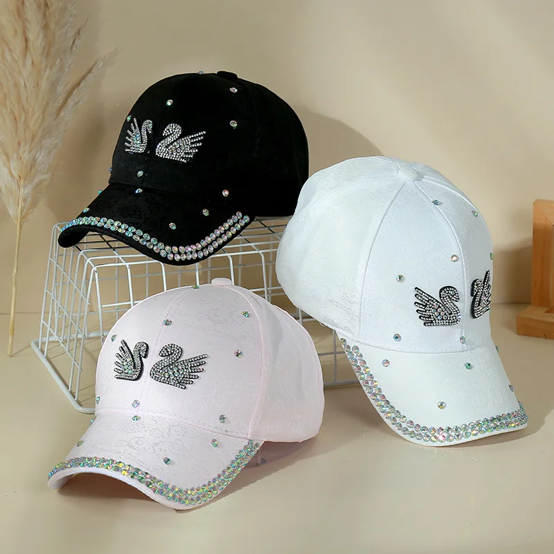 

Fashion Swan Inlaid Diamond Baseball Cap Outdoor Sunshade Sun Hat Rhinestone Duck Tongue Cap Hundred with Rebound Cap