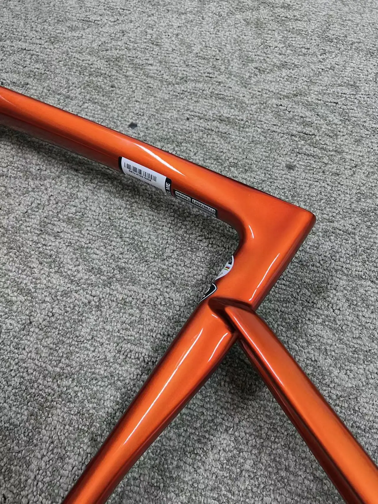 2022 New FACT 12r road bike SL7 carbon frame beautiful silver green 700C lightest carbon frameset with integrated handlebar
2022 New FACT 12r road bike SL7 carbon frame beautiful silver green 700C lightest carbon frameset with integrated handlebar
