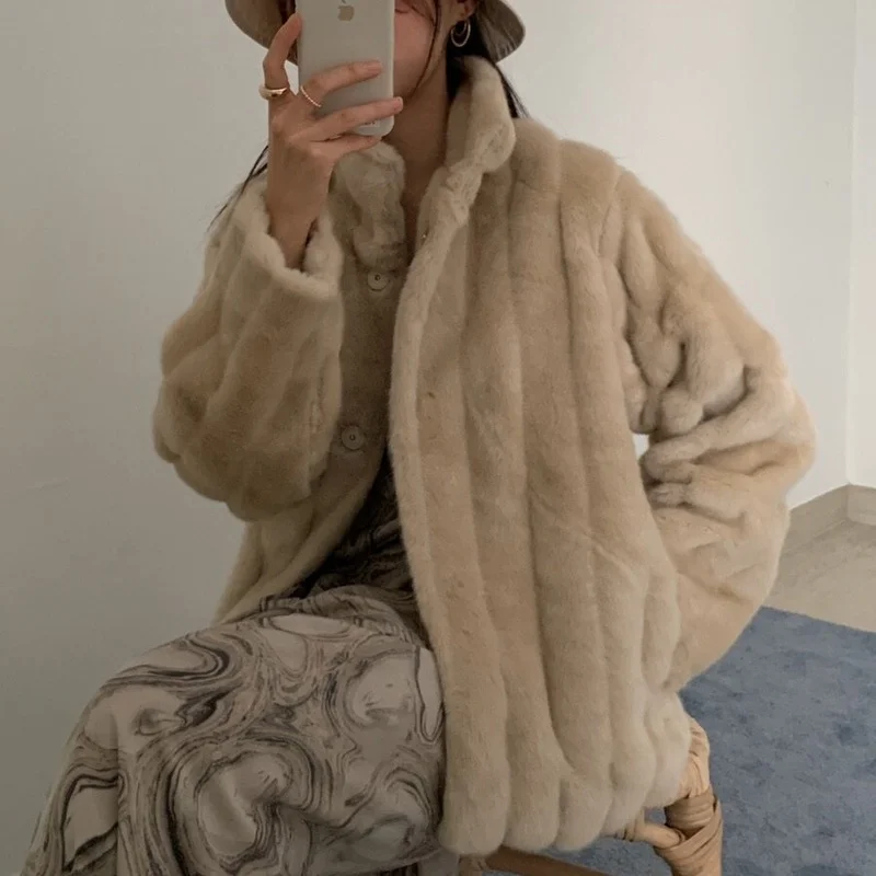 Elegant 2022 Autumn and Winter Thickening Warmth and Furry Women's Coat Long-sleeved Solid Color Korean Retro Casual Jacket
Elegant 2022 Autumn and Winter Thickening Warmth and Furry Women's Coat Long-sleeved Solid Color Korean Retro Casual Jacket