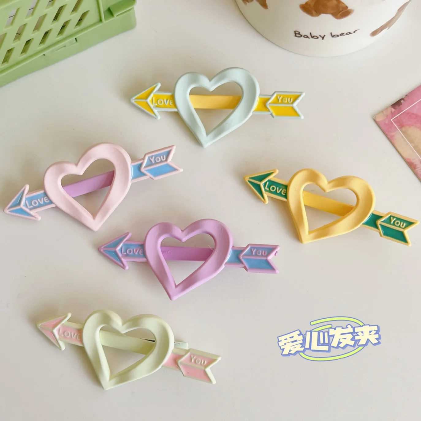 Summer New Fashion INS Candy Color Hollow Love Hairpin Female Sweet Cute Hair Clips Headdress Cute Side Duckbill Clip Small Card
Summer New Fashion INS Candy Color Hollow Love Hairpin Female Sweet Cute Hair Clips Headdress Cute Side Duckbill Clip Small Card