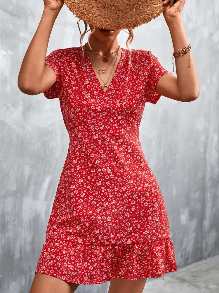 Женское богемное платье с коротким рукавом и V-образным вырезом 
Женское богемное платье с коротким рукавом и V-образным вырезом