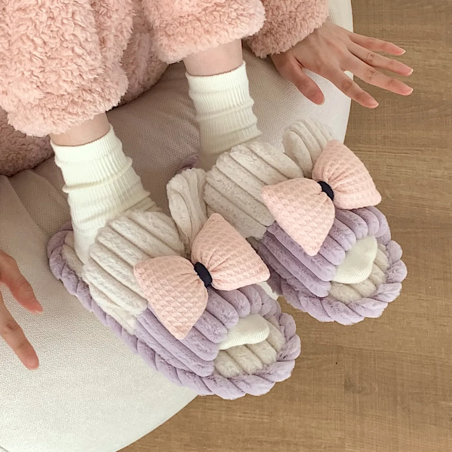 Cute Girl Heart Sweet Bow Cotton Slippers Korean Women's Plush Moon Shoes House Slippers Shoes for Women Home Cotton Shoes
Cute Girl Heart Sweet Bow Cotton Slippers Korean Women's Plush Moon Shoes House Slippers Shoes for Women Home Cotton Shoes