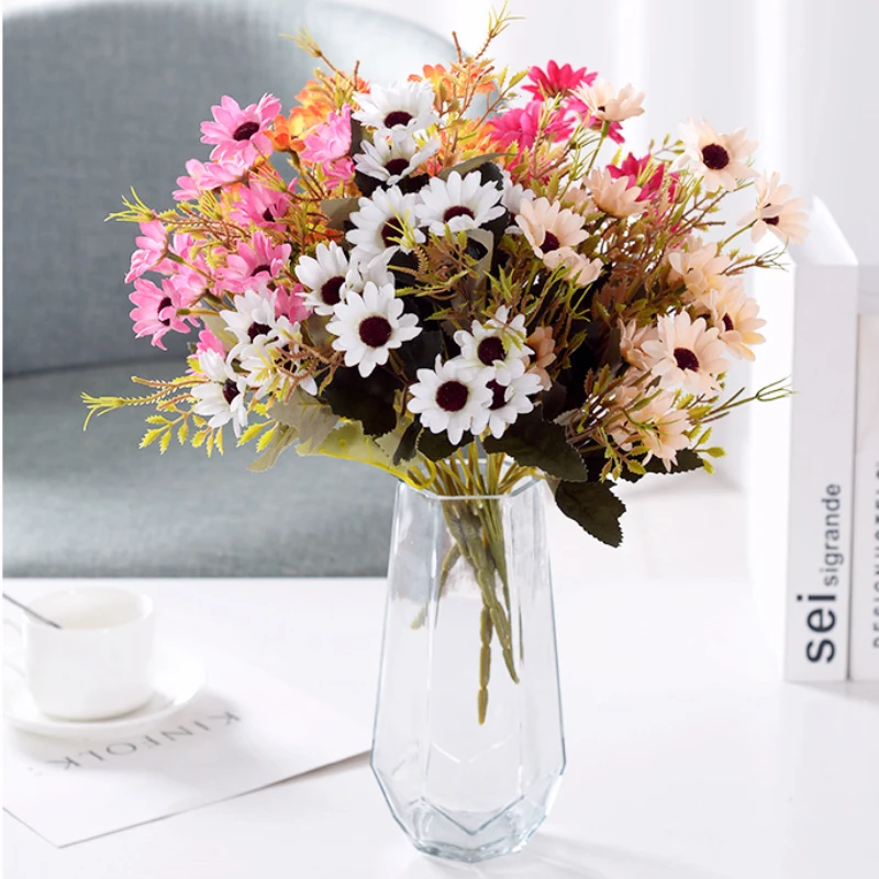 Simulation flower European style bouquet18 head Small daisy Fake flower Home decoration Festive party desktop flower arrangement
Simulation flower European style bouquet18 head Small daisy Fake flower Home decoration Festive party desktop flower arrangement