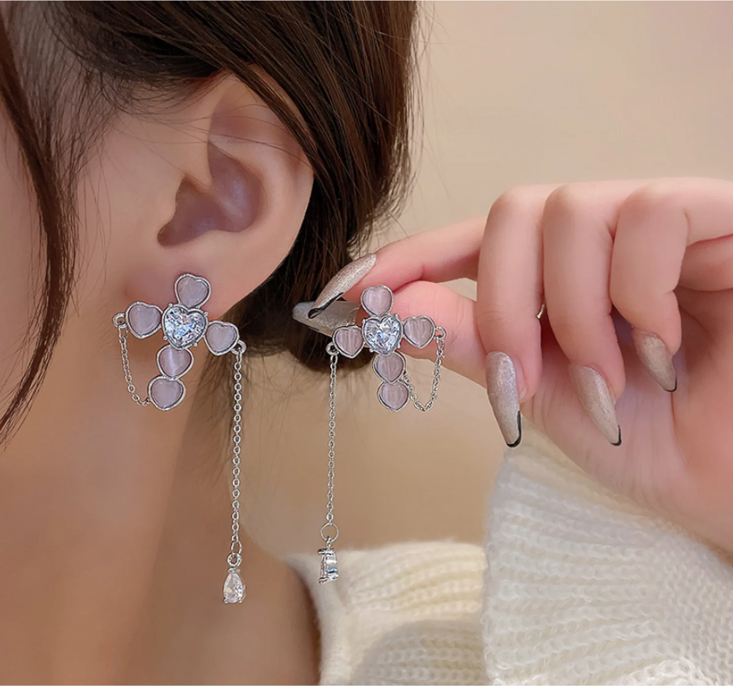 new trend Heart shaped alloy zircon cross simple design earrings for women fashion jewelry
new trend Heart shaped alloy zircon cross simple design earrings for women fashion jewelry