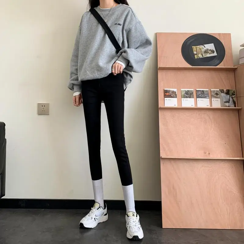 DD2852 New Korean style retro high waist two buttons plus velvet thick skinny slim jeans women jeans
DD2852 New Korean style retro high waist two buttons plus velvet thick skinny slim jeans women jeans