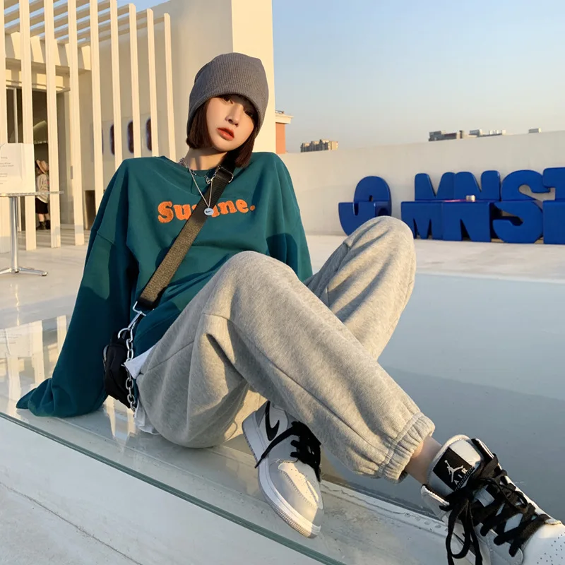 JY 2022 Spring and Autumn New Gray Sweatpants Women's Casual High Waist Drawstring Harem Pants Loose Fit Pants
JY 2022 Spring and Autumn New Gray Sweatpants Women's Casual High Waist Drawstring Harem Pants Loose Fit Pants
