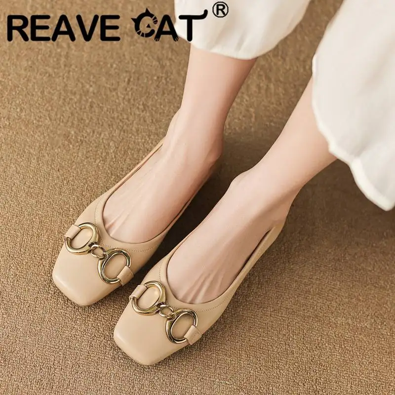 Женские офисные туфли REAVE CAT, мягкие удобные повседневные лоферы на плоской подошве с квадратным носком и металлическим украшением, модель 41, 42, 43
Женские офисные туфли REAVE CAT, мягкие удобные повседневные лоферы на плоской подошве с квадратным носком и металлическим украшением, модель 41, 42, 43