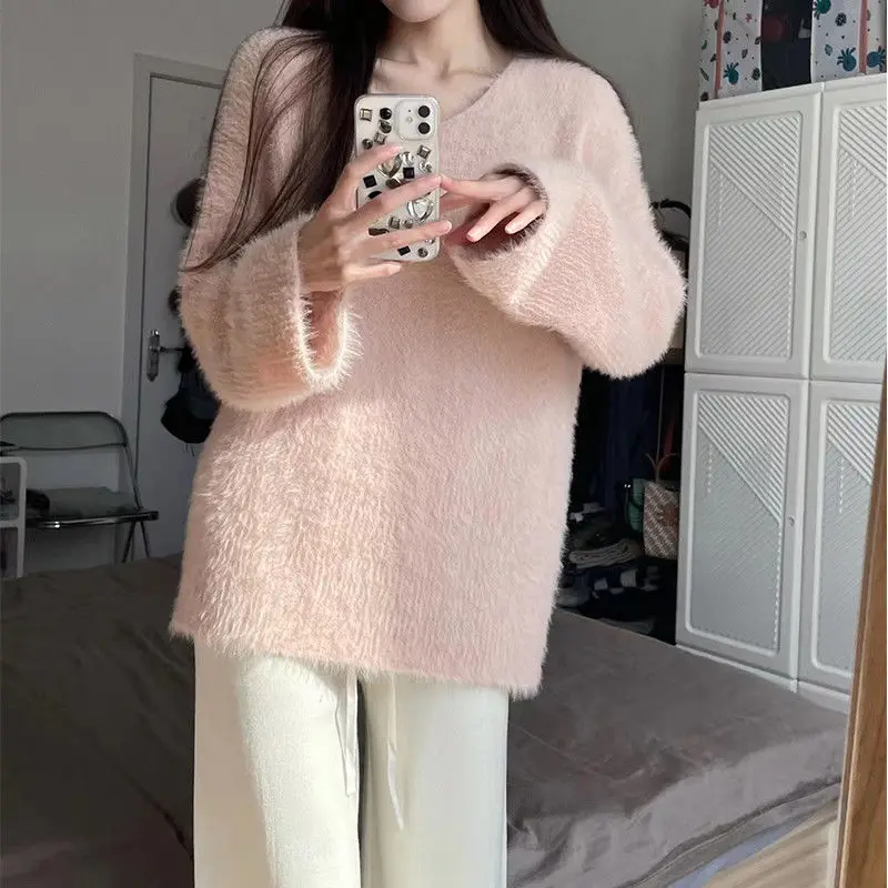 2022 Autumn Winter New Fashion Elegant Women Sweater Knitted Basic Pullovers V Neck Loose Soft Female Knitwear Jumper C93
2022 Autumn Winter New Fashion Elegant Women Sweater Knitted Basic Pullovers V Neck Loose Soft Female Knitwear Jumper C93