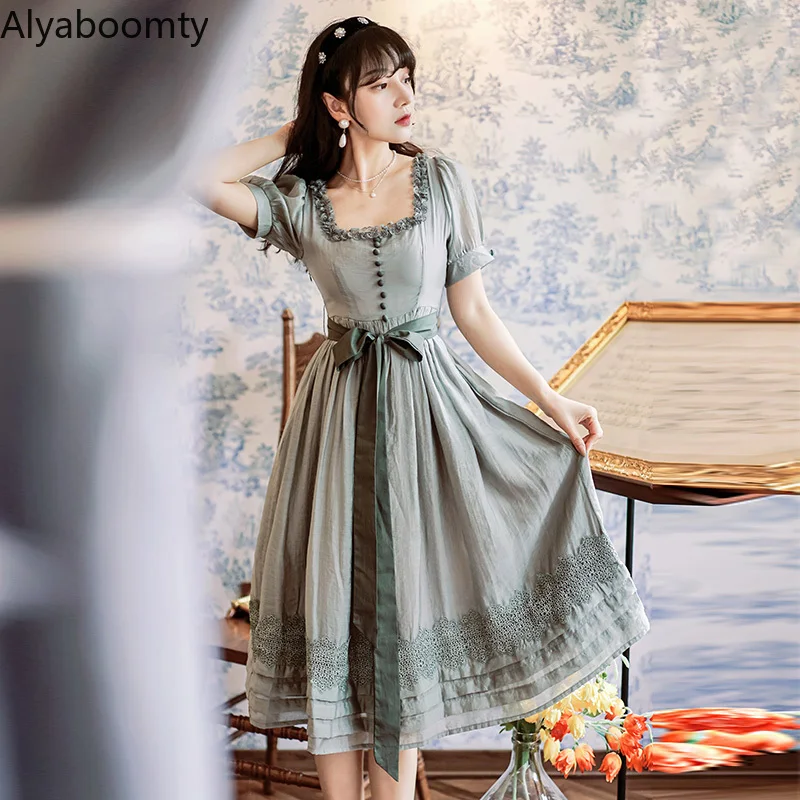 Платье женское летнее однотонное на пуговицах с квадратным вырезом и рукавами-фонариками
Платье женское летнее однотонное на пуговицах с квадратным вырезом и рукавами-фонариками