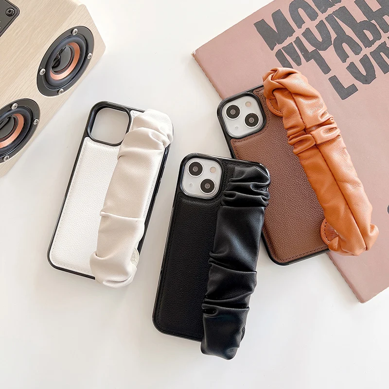 Leather Wristband Phone Case For iPhone 13 12 11 Pro Max Luxury PU Leather Wrist Strap Soft Case For iPhone 12 13 Pro Phone Case
Leather Wristband Phone Case For iPhone 13 12 11 Pro Max Luxury PU Leather Wrist Strap Soft Case For iPhone 12 13 Pro Phone Case