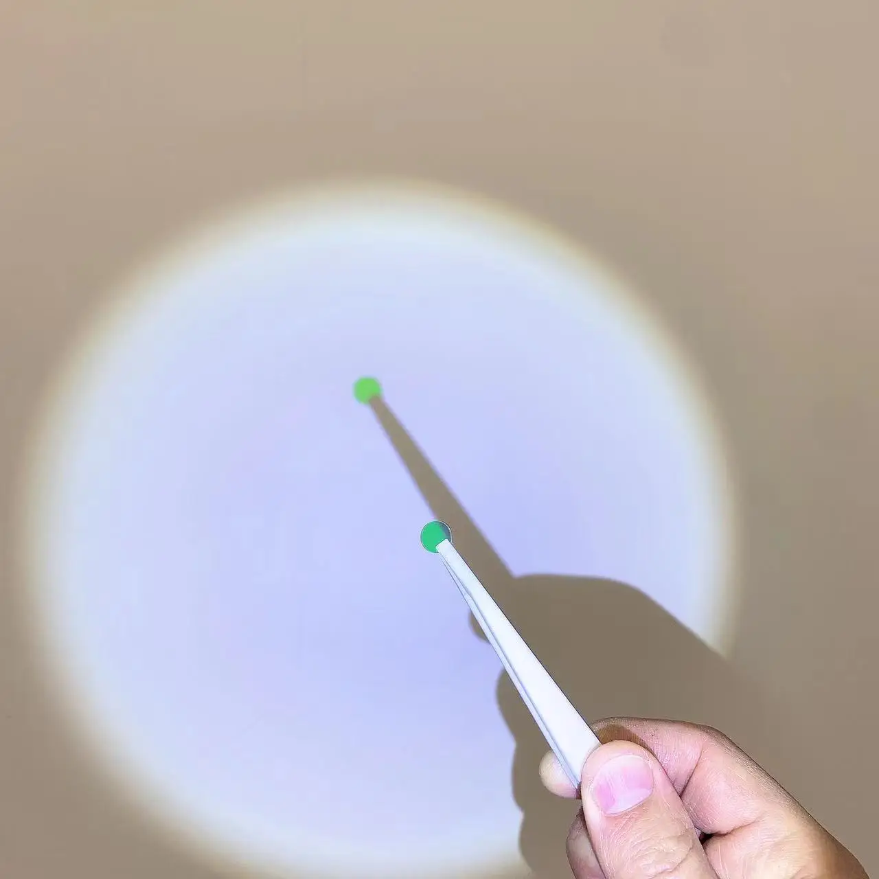 Small Round Piece Diameter 8mm Light Green Color 550nm Narrow Band Pass Filter Glass For Laser 
Small Round Piece Diameter 8mm Light Green Color 550nm Narrow Band Pass Filter Glass For Laser