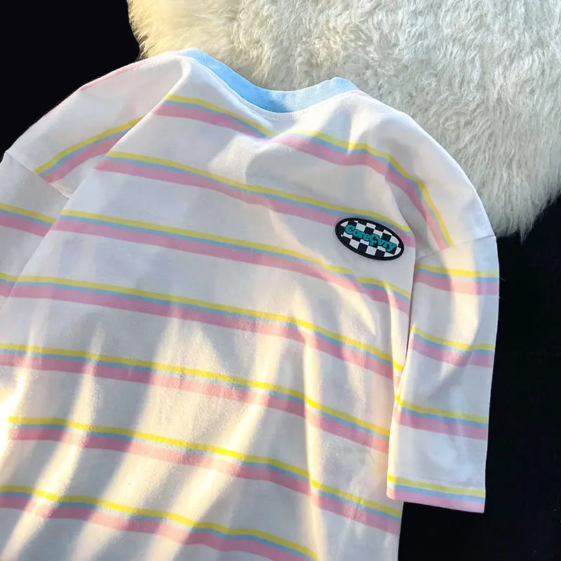 Женская футболка в полоску, с коротким рукавом и круглым вырезом
Женская футболка в полоску, с коротким рукавом и круглым вырезом