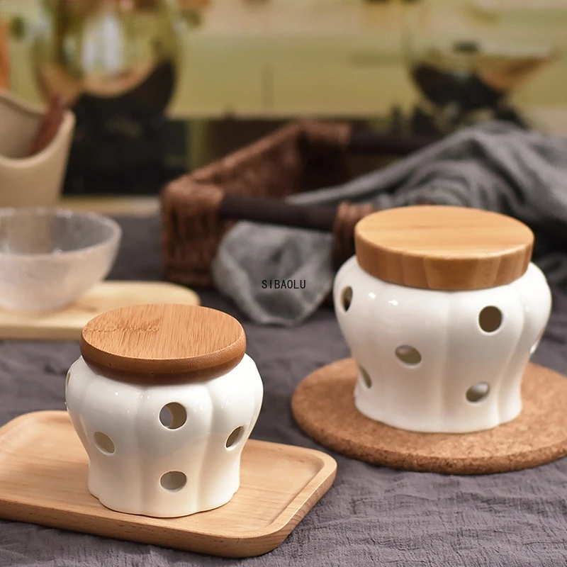 Creative Hollow Ceramic Storage Tank Garlic Ginger Dried Pepper Storage Box Kitchen SuppliesVentilated Storage Tank Pumpkin Jar1
Creative Hollow Ceramic Storage Tank Garlic Ginger Dried Pepper Storage Box Kitchen SuppliesVentilated Storage Tank Pumpkin Jar1