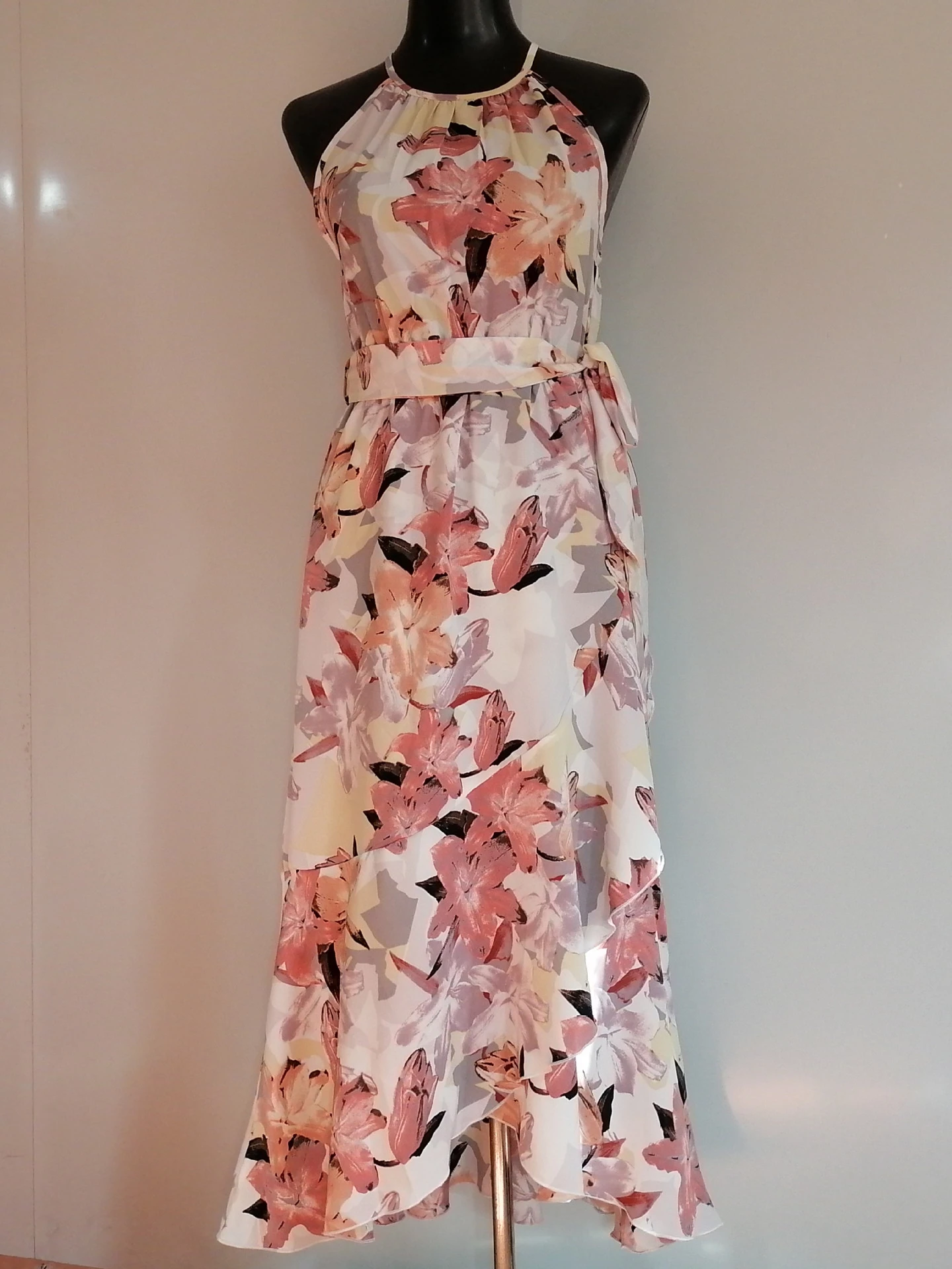 Halter Neck Printed Dress Fashion Lace Up Irregular High Waist Long Skirt Sleeveless Ruffle Beach Casual Vacation Women's Dress
Halter Neck Printed Dress Fashion Lace Up Irregular High Waist Long Skirt Sleeveless Ruffle Beach Casual Vacation Women's Dress