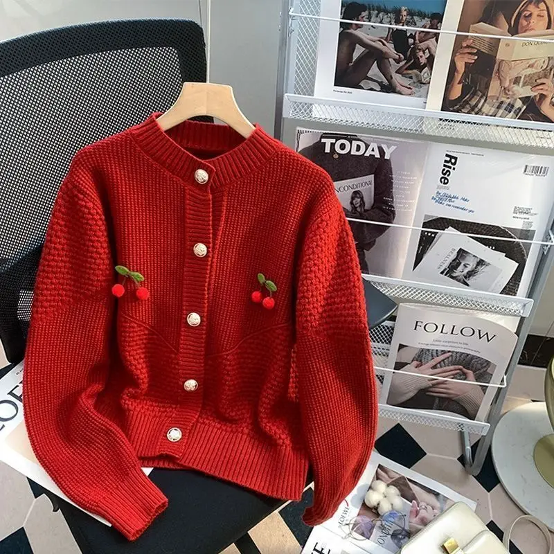 Cherry Decor Red Knitted Cardigan Sweaters Women 2023 Autumn Long Sleeve Round Neck Cardigans Woman Pearl Button Up Knitwear
Cherry Decor Red Knitted Cardigan Sweaters Women 2023 Autumn Long Sleeve Round Neck Cardigans Woman Pearl Button Up Knitwear