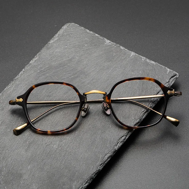 Eyeglow New High Quality Optical Eyeglasses Irregular Retro Titanium Glasses Frames can Customize Prescription Lens
Eyeglow New High Quality Optical Eyeglasses Irregular Retro Titanium Glasses Frames can Customize Prescription Lens