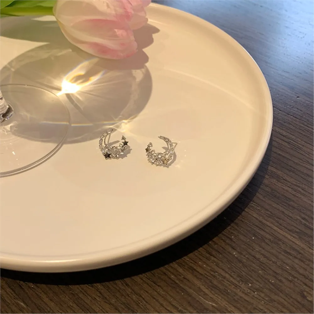 Moon Star Earrings Crystal Delicate Versatile Mild Luxurious Simple Versatile Design Sense Wedding Bride Banquet Gifts Wholesale
Moon Star Earrings Crystal Delicate Versatile Mild Luxurious Simple Versatile Design Sense Wedding Bride Banquet Gifts Wholesale